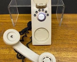 Italian intercom phone ...To Register and To Bid go to https://capitolsalesservices.hibid.com