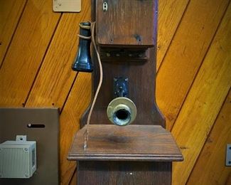 1894 312A Phone with Howler