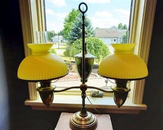 19th Century Yellow Ribbed Case Glass Double Student Lamp