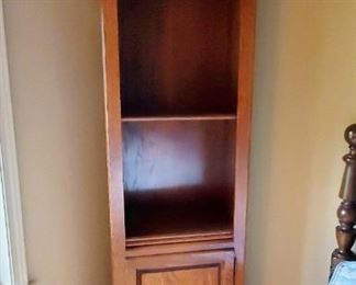 Cabinet with adjustable shelves (4 shelves)