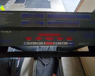 TRUE 500 Treadmill