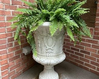 Concrete planter w/ live fern (Very heavy!)