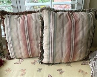 Decorative throw pillows