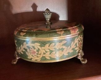 Decorative lidded box