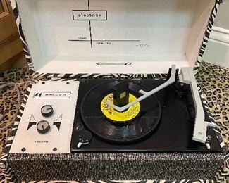 Additional view of turntable