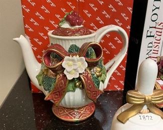 Fitz & FLoyd Rose teapot