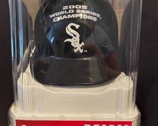 2005 Riddell White Sox World Champion mini helmet
