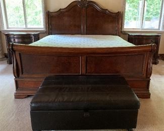 Thomasville Casa Verona King Sleigh Bed and Nightstands (Ottoman not part of sale) 