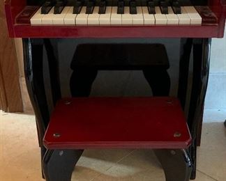 Child's Piano (so cute!)