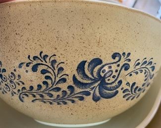 Vintage Pyrex Bowls Set/3