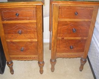 PAIR OF NIGHTSTANDS