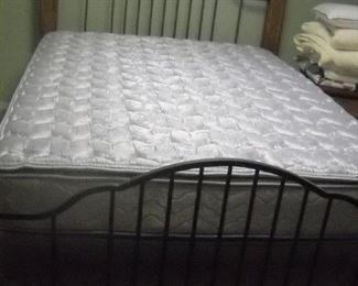 BED AND MATTRESS SET