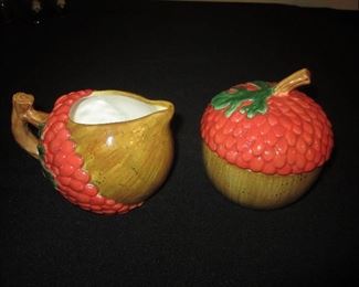 DEPT 56 WOODLAND SUGAR AND CREAMER