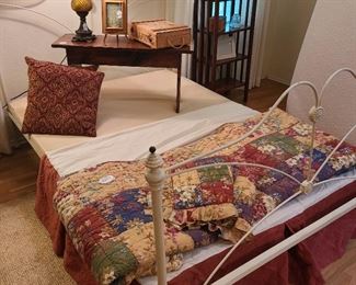 Antique Full size cast iron bed