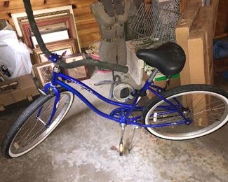 3 of 3 Classic Cruiser Bicycle 