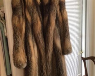 Ladies Full Length Natural Red Fox Fur Coat size small 