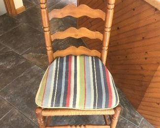 Dining Table with 4 Wicker Seat Chairs 4/4