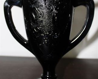 L.E. Smith glass co. Trophy vase