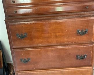 Small Wood chest of drawers