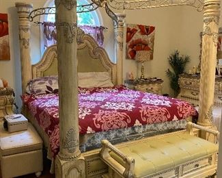 HUGE Master bedroom bed!!