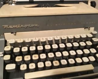 Vintage Remington portable typewriter in case 