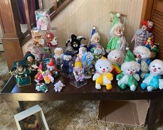 Large clown collection