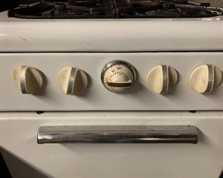 Small gas oven and range for cabin or small apartment 