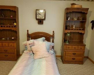 One twin bedroom outfit Oak 