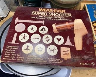 Vintage Wear-Ever Super Shooter food gun