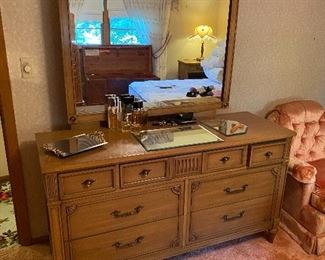 Thomasville ladies dresser in fruitwood
