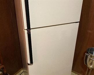 Kenmore refridgerator/freezer