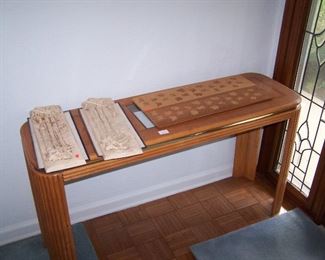 OAK & GLASS CONSOLE TABLE & WALL PLAQUES