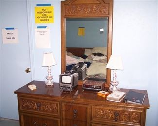 DOUBLE DRESSER & MIRROR, PAIR OF BOUDOIR LAMPS & MISC.