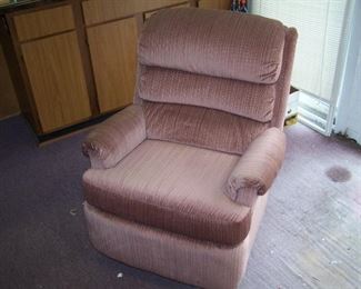 MAUVE RECLINER