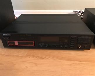 Pioneer PD-M610 Multi-Play Compact Disc Player: $50