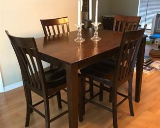 D258-223 Ashley Furniture Hyland - Reddish Brown Rectangular Counter Table Set. Purchased 4/2016: $180