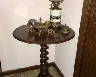 Pedestal Table with twisted base