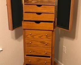 Spinning Jewelry Case with Mirror Back