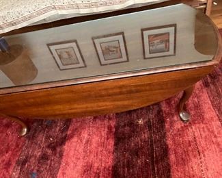 Flip up coffee table (rug not for sale)8