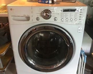 washer and dryer combo, all in one!!