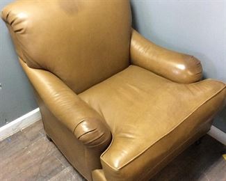 BARNES FURNITURE LEATHER CHAIR