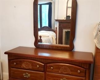 SINGLE BEDROOM DRESSER WITH MIRROR