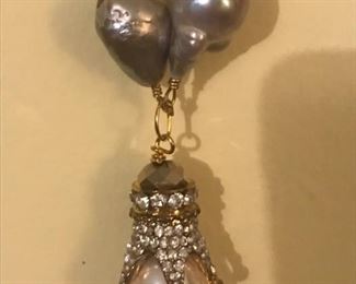 $250 retail baroque Pearl and crystal necklace 
