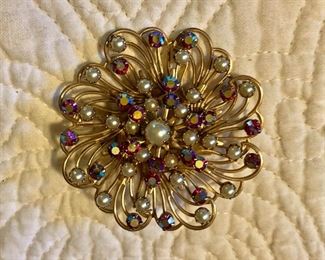$10 Vintage circular rhinestone and pearl pin 2" W