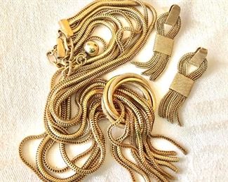 $60 Vintage with fringe gold tone necklace/earrings set 