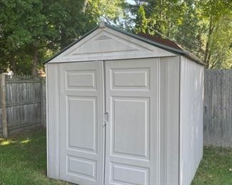Large Rubbermaid shed, collapsable, easily to reassemble. 