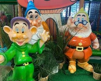 Amazing 7 Dwarfs. Excellent condition. All measure on average ~ 3.8’