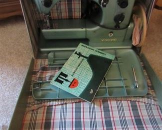 Vintage Husquvarna/Viking  21A sewing machine and case