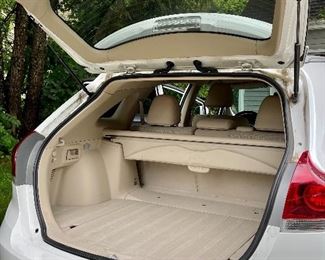 detail - clean tailgate