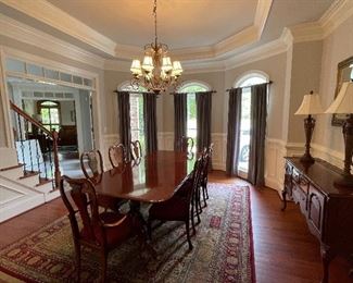 Thomasville Mahogany Dining table & chairs